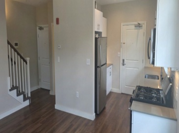 10 Myrtle St, Waltham, Massachusetts, 2 Bedrooms Bedrooms, 6 Rooms Rooms,1.5 BathroomsBathrooms,Residential Lease,For Rent,Myrtle St,73547986