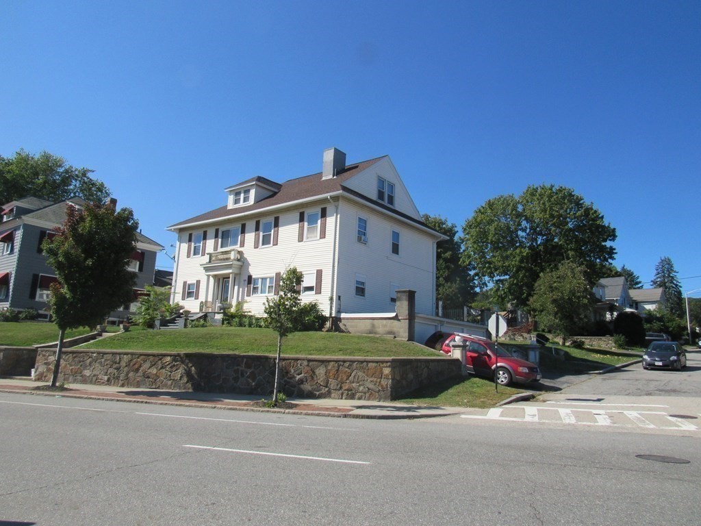 436 Shrewsbury St, Worcester, Massachusetts, 3 Bedrooms Bedrooms, 6 Rooms Rooms,1 BathroomBathrooms,Residential Lease,For Rent,Shrewsbury St,73548021