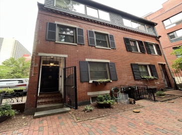 2 Lyndeboro Pl, Boston, Massachusetts, 3 Bedrooms Bedrooms, 10 Rooms Rooms,2.5 BathroomsBathrooms,Residential Lease,For Rent,Lyndeboro Pl,73548053 2 Lyndeboro Pl, Boston, Massachusetts, 3 Bedrooms Bedrooms, 10 Rooms Rooms,2.5 BathroomsBathrooms,Residential Lease,For Rent,Lyndeboro Pl,73548053