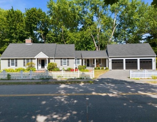 3 Sprague Rd, Wellesley, Massachusetts, 4 Bedrooms Bedrooms, 14 Rooms Rooms,3 BathroomsBathrooms,Residential Lease,For Rent,Sprague Rd,73548224