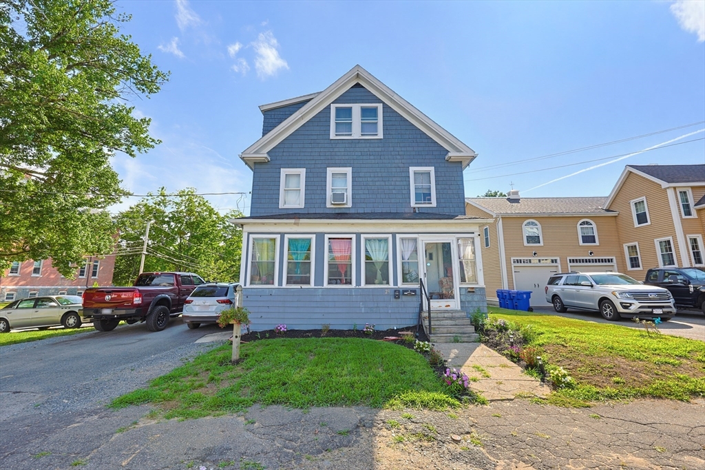 23 Vernon Street, Taunton, Massachusetts, 5 Bedrooms Bedrooms, 13 Rooms Rooms,3 BathroomsBathrooms,Residential Income,For Sale,Vernon Street,73548164