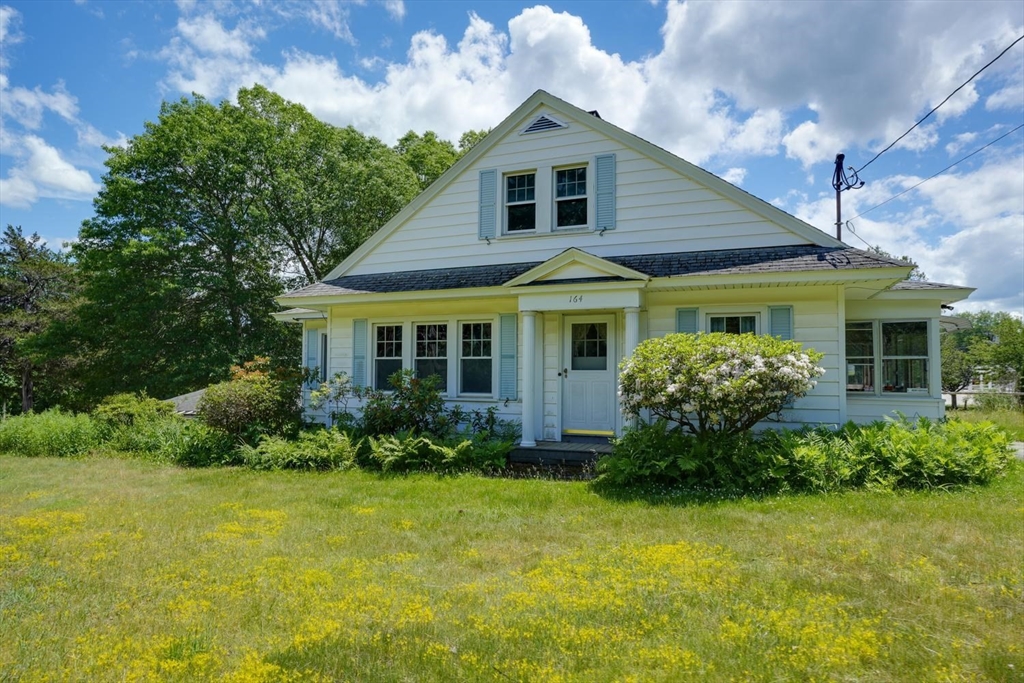 162-164 E Main St, Northborough, Massachusetts, 3 Bedrooms Bedrooms, 8 Rooms Rooms,1 BathroomBathrooms,Residential,For Sale,E Main St,73548165