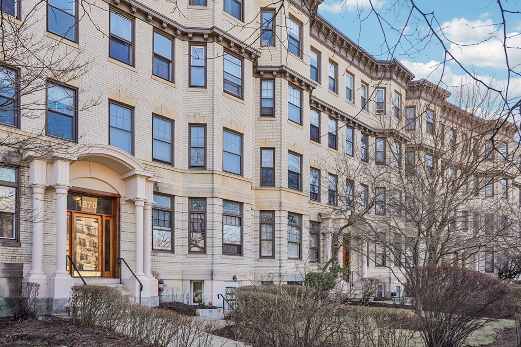 1870 Commonwealth Ave, Boston, Massachusetts, 1 Bedroom Bedrooms, 3 Rooms Rooms,1 BathroomBathrooms,Residential,For Sale,Commonwealth Ave,73548169