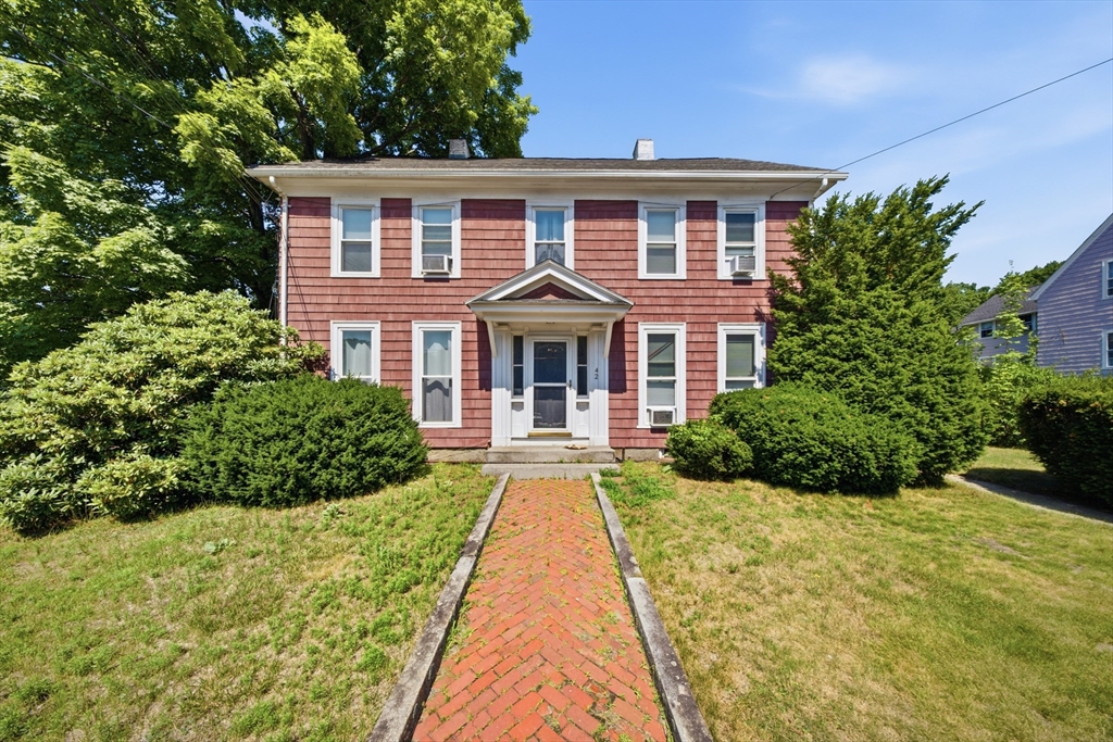 42 S Main St, Uxbridge, Massachusetts, 7 Bedrooms Bedrooms, 13 Rooms Rooms,4 BathroomsBathrooms,Residential Income,For Sale,S Main St,73548170