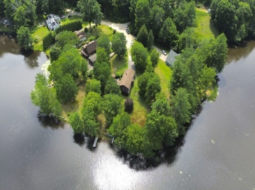 59 Shoreline Dr, West Brookfield, Massachusetts, 4 Bedrooms Bedrooms, 8 Rooms Rooms,2 BathroomsBathrooms,Residential,For Sale,Shoreline Dr,73547987