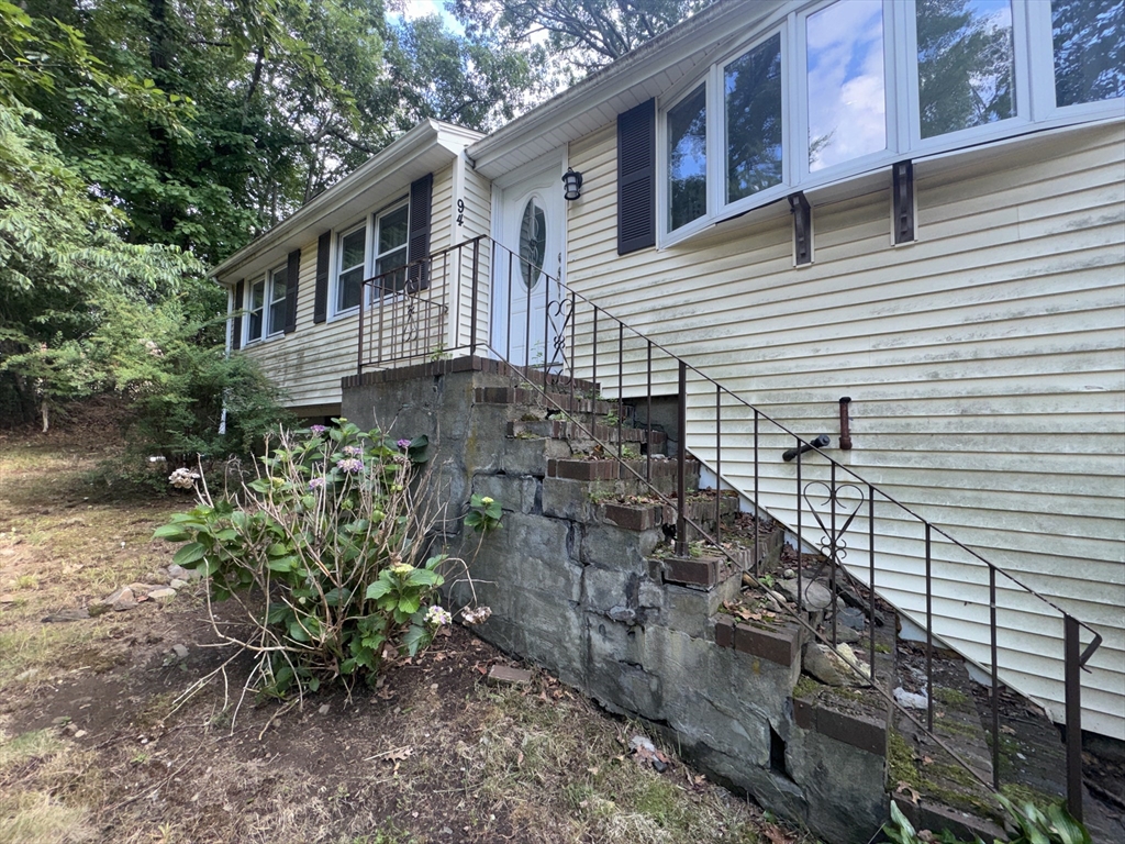 94 Baldwin Ave, Marlborough, Massachusetts, 3 Bedrooms Bedrooms, 5 Rooms Rooms,1.5 BathroomsBathrooms,Residential,For Sale,Baldwin Ave,73548196