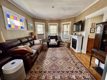 88 Yorktown St, Somerville, Massachusetts, 3 Bedrooms Bedrooms, 6 Rooms Rooms,1 BathroomBathrooms,Residential Lease,For Rent,Yorktown St,73548236