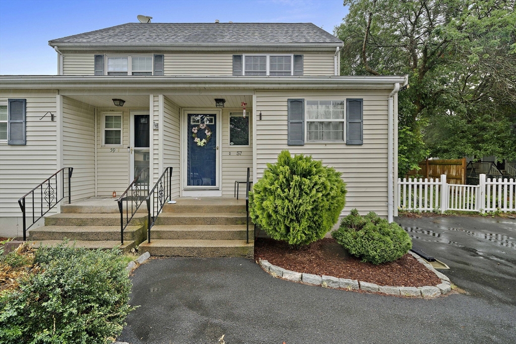 57 Quincy Way, Attleboro, Massachusetts, 2 Bedrooms Bedrooms, 5 Rooms Rooms,1.5 BathroomsBathrooms,Residential,For Sale,Quincy Way,73547992