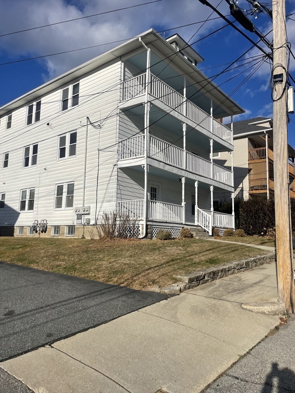 12 Church St, Uxbridge, Massachusetts, 2 Bedrooms Bedrooms, 5 Rooms Rooms,1 BathroomBathrooms,Residential Lease,For Rent,Church St,73548262
