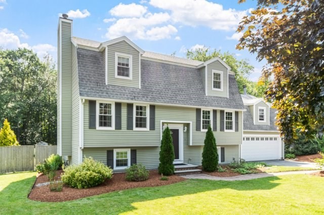 5 Apple Blossom Way, Groveland, Massachusetts, 3 Bedrooms Bedrooms, 7 Rooms Rooms,2 BathroomsBathrooms,Residential,For Sale,Apple Blossom Way,73548270