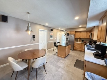 59 Marion St, Medford, Massachusetts, 2 Bedrooms Bedrooms, 6 Rooms Rooms,1 BathroomBathrooms,Residential Lease,For Rent,Marion St,73548272