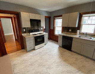 1111 Fellsway, Malden, Massachusetts, 3 Bedrooms Bedrooms, 6 Rooms Rooms,1 BathroomBathrooms,Residential Lease,For Rent,Fellsway,73548276