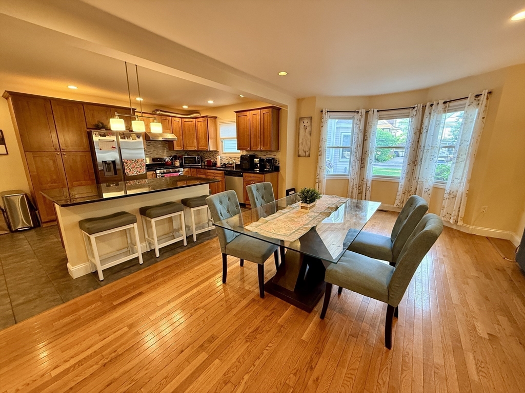 55 Monument, Medford, Massachusetts, 3 Bedrooms Bedrooms, 6 Rooms Rooms,2.5 BathroomsBathrooms,Residential Lease,For Rent,Monument,73548274