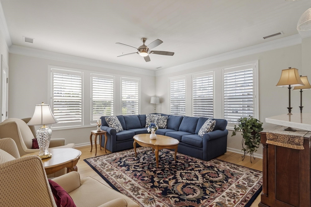 6 Overlook Dr, Andover, Massachusetts, 2 Bedrooms Bedrooms, 6 Rooms Rooms,2 BathroomsBathrooms,Residential,For Sale,Overlook Dr,73548278