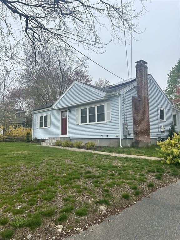 107 Summer St, Foxboro, Massachusetts, 3 Bedrooms Bedrooms, 7 Rooms Rooms,2 BathroomsBathrooms,Residential Lease,For Rent,Summer St,73548285
