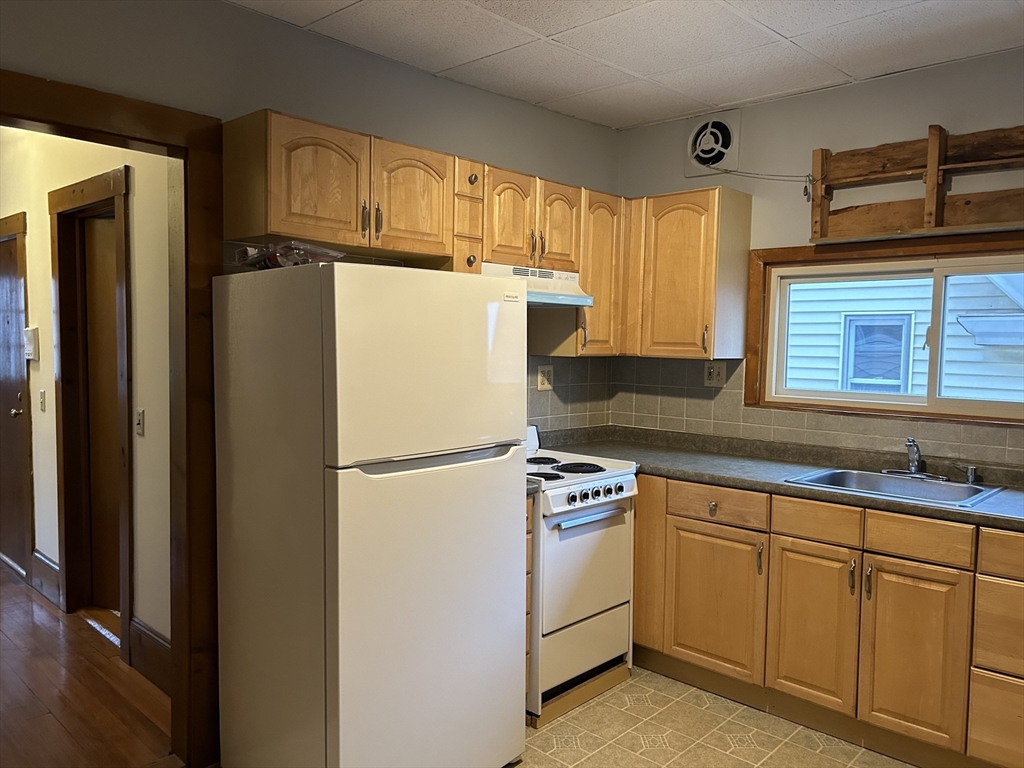 241 Highland Ave, Somerville, Massachusetts, 2 Bedrooms Bedrooms, 4 Rooms Rooms,1 BathroomBathrooms,Residential Lease,For Rent,Highland Ave,73548301