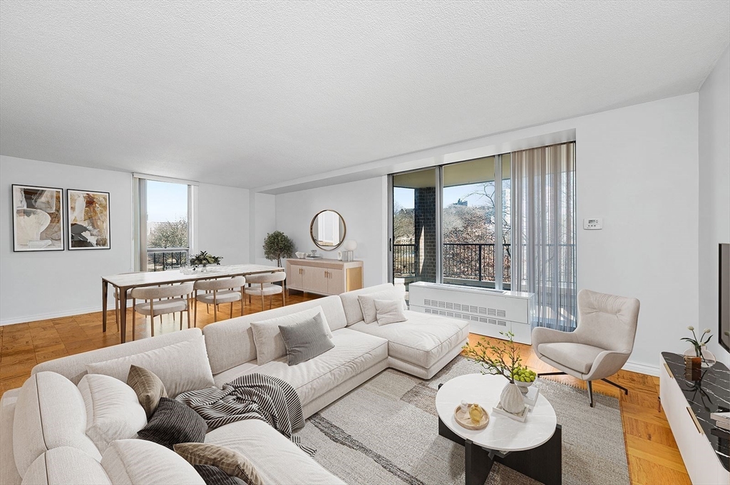 77 Pond Avenue, Brookline, Massachusetts, 2 Bedrooms Bedrooms, 5 Rooms Rooms,2 BathroomsBathrooms,Residential Lease,For Rent,Pond Avenue,73548326