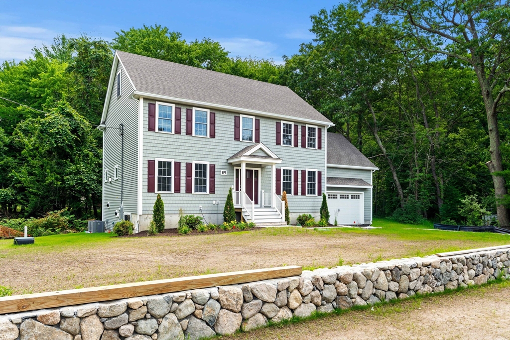 89 Central St, North Reading, Massachusetts, 3 Bedrooms Bedrooms, 10 Rooms Rooms,3.5 BathroomsBathrooms,Residential,For Sale,Central St,73548325