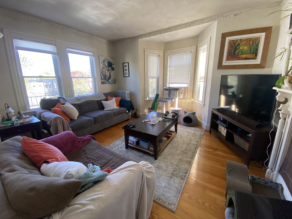 6 Harriet St., Boston, Massachusetts, 2 Bedrooms Bedrooms, 4 Rooms Rooms,2 BathroomsBathrooms,Residential Lease,For Rent,Harriet St.,73482403