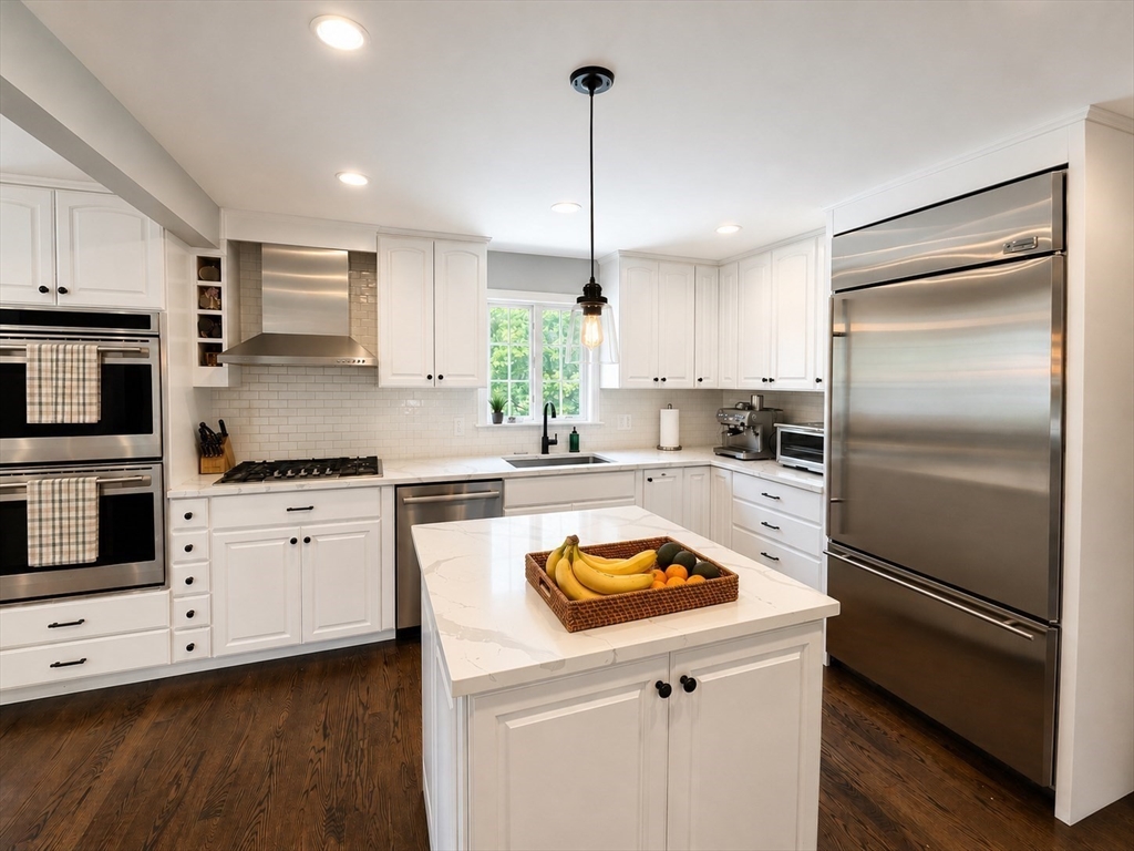 51 Hartman Rd, Newton, Massachusetts, 4 Bedrooms Bedrooms, 10 Rooms Rooms,3.5 BathroomsBathrooms,Residential Lease,For Rent,Hartman Rd,73548404