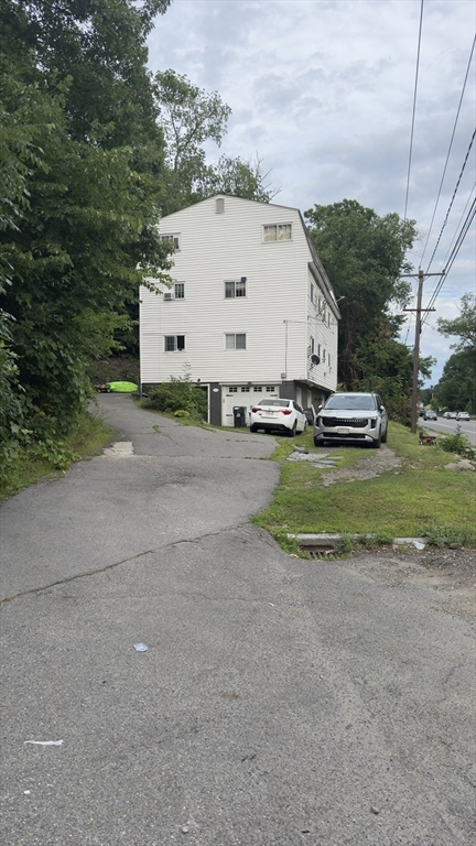 747 River St, Haverhill, Massachusetts, 3 Bedrooms Bedrooms, 5 Rooms Rooms,1.5 BathroomsBathrooms,Residential,For Sale,River St,73548406