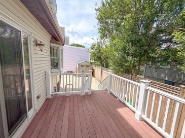 33 Brookings St, Medford, Massachusetts, 4 Bedrooms Bedrooms, 10 Rooms Rooms,2 BathroomsBathrooms,Residential Lease,For Rent,Brookings St,73548361