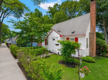 567 Poplar Street, Boston, Massachusetts, 3 Bedrooms Bedrooms, 7 Rooms Rooms,1 BathroomBathrooms,Residential,For Sale,Poplar Street,73548345 567 Poplar Street, Boston, Massachusetts, 3 Bedrooms Bedrooms, 7 Rooms Rooms,1 BathroomBathrooms,Residential,For Sale,Poplar Street,73548345
