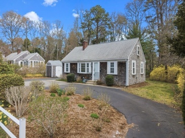 84 Hinckley Cir, Barnstable, Massachusetts, 3 Bedrooms Bedrooms, 5 Rooms Rooms,1.5 BathroomsBathrooms,Residential,For Sale,Hinckley Cir,73548407 84 Hinckley Cir, Barnstable, Massachusetts, 3 Bedrooms Bedrooms, 5 Rooms Rooms,1.5 BathroomsBathrooms,Residential,For Sale,Hinckley Cir,73548407