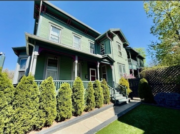 127-129 Thompson St., Springfield, Massachusetts, 6 Bedrooms Bedrooms, 13 Rooms Rooms,4.5 BathroomsBathrooms,Residential Income,For Sale,Thompson St.,73548451