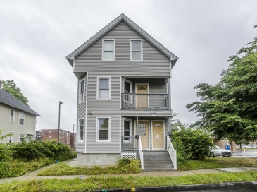 10 Monroe St, Springfield, Massachusetts, 6 Bedrooms Bedrooms, 10 Rooms Rooms,2 BathroomsBathrooms,Residential Income,For Sale,Monroe St,73548440