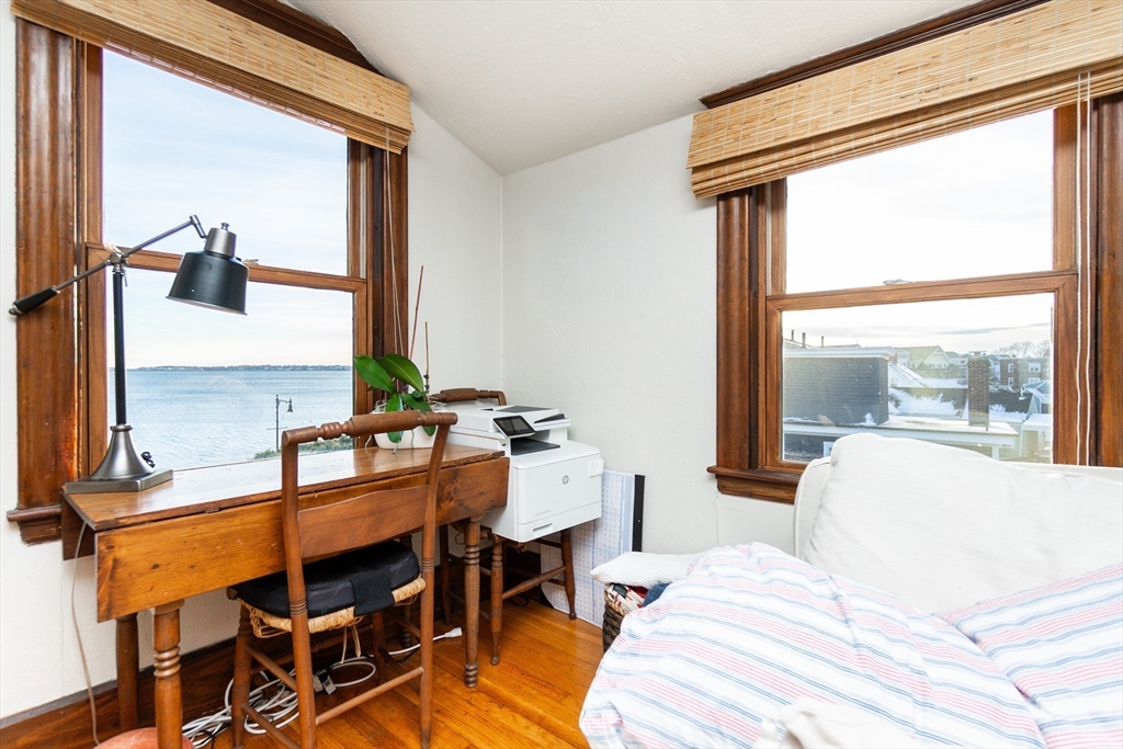 322 Humphrey Street, Swampscott, Massachusetts, 1 Bedroom Bedrooms, 4 Rooms Rooms,1 BathroomBathrooms,Residential Lease,For Rent,Humphrey Street,73548449