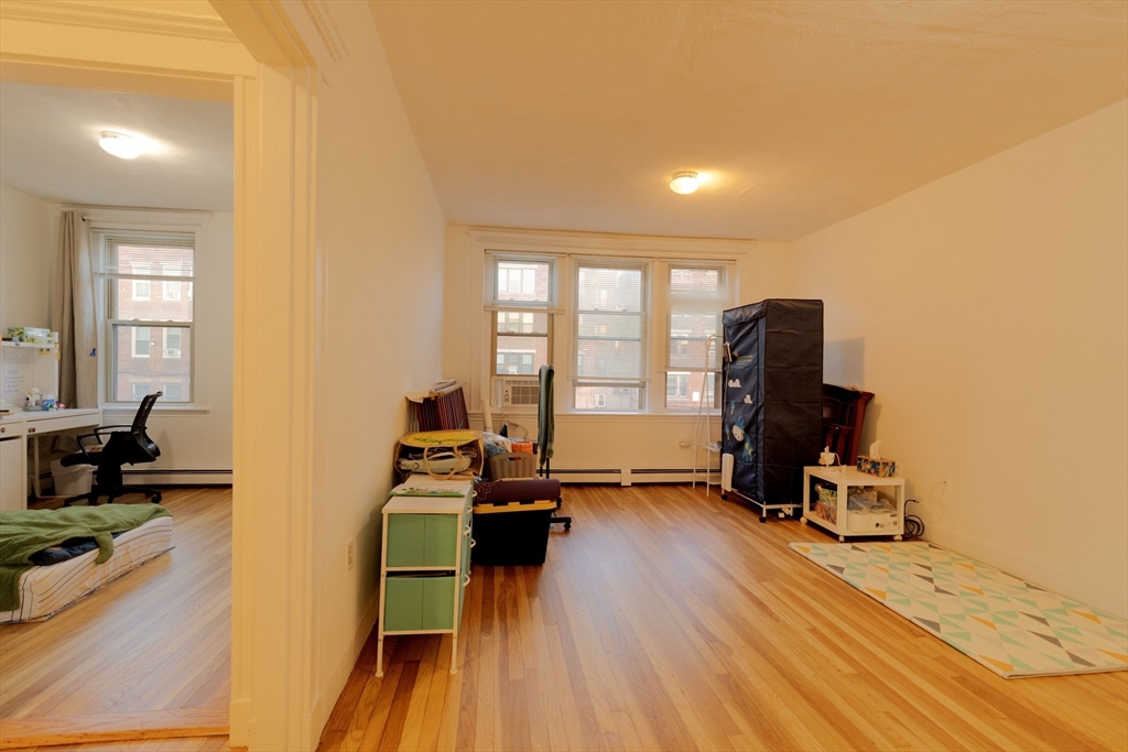24 Ransom Rd, Boston, Massachusetts, 2 Bedrooms Bedrooms, 4 Rooms Rooms,1 BathroomBathrooms,Residential Lease,For Rent,Ransom Rd,73548468