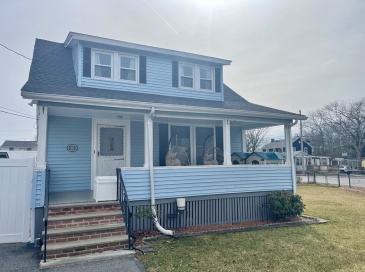 15 Wason St., Medford, Massachusetts, 3 Bedrooms Bedrooms, 7 Rooms Rooms,2 BathroomsBathrooms,Residential Lease,For Rent,Wason St.,73548481