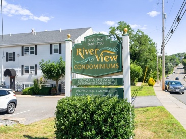 3652 N Main St, Fall River, Massachusetts, 2 Bedrooms Bedrooms, 4 Rooms Rooms,1 BathroomBathrooms,Residential,For Sale,N Main St,73548494