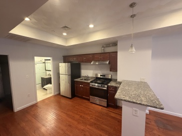 35 Cherry Street, Chelsea, Massachusetts, 2 Bedrooms Bedrooms, 4 Rooms Rooms,1 BathroomBathrooms,Residential Lease,For Rent,Cherry Street,73548511