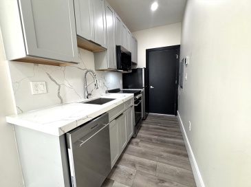 366 Broadway, Everett, Massachusetts, 1 Bedroom Bedrooms, 3 Rooms Rooms,1 BathroomBathrooms,Residential Lease,For Rent,Broadway,73548530