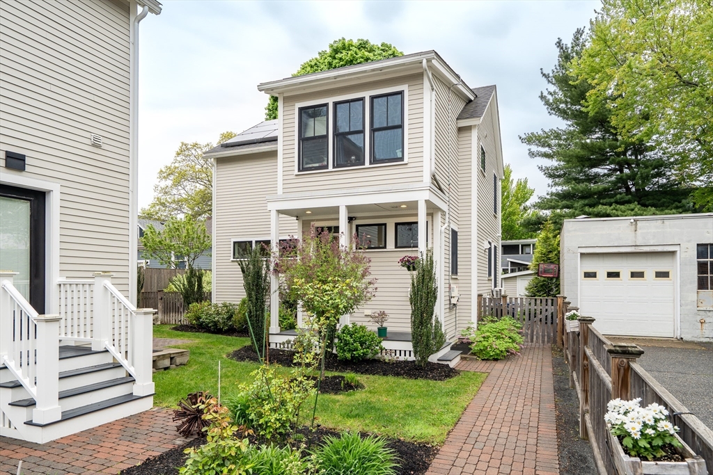 16 Jackson, Cambridge, Massachusetts, 4 Bedrooms Bedrooms, 8 Rooms Rooms,3.5 BathroomsBathrooms,Residential Lease,For Rent,Jackson,73519727