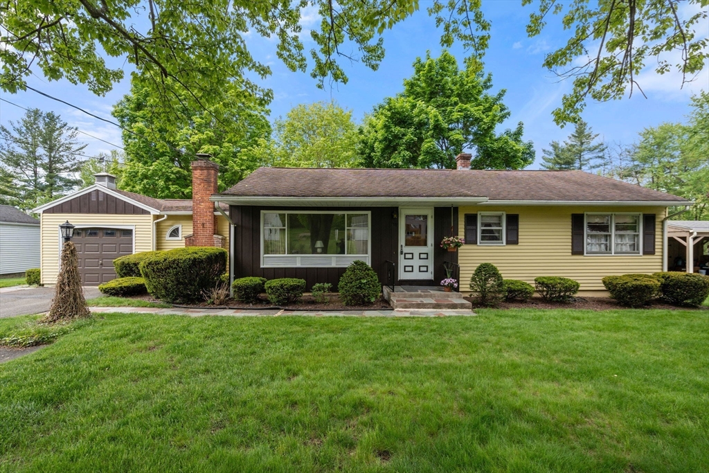 35 Charon Ter, South Hadley, Massachusetts, 4 Bedrooms Bedrooms, 8 Rooms Rooms,2 BathroomsBathrooms,Residential,For Sale,Charon Ter,73519925
