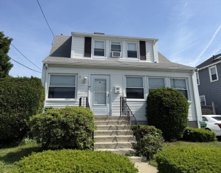 27 Stearns Ave, Medford, Massachusetts, 2 Bedrooms Bedrooms, 5 Rooms Rooms,1.5 BathroomsBathrooms,Residential,For Sale,Stearns Ave,73548745