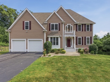 8 Victoria Circle, Shrewsbury, Massachusetts, 4 Bedrooms Bedrooms, 9 Rooms Rooms,2.5 BathroomsBathrooms,Residential,For Sale,Victoria Circle,73545260