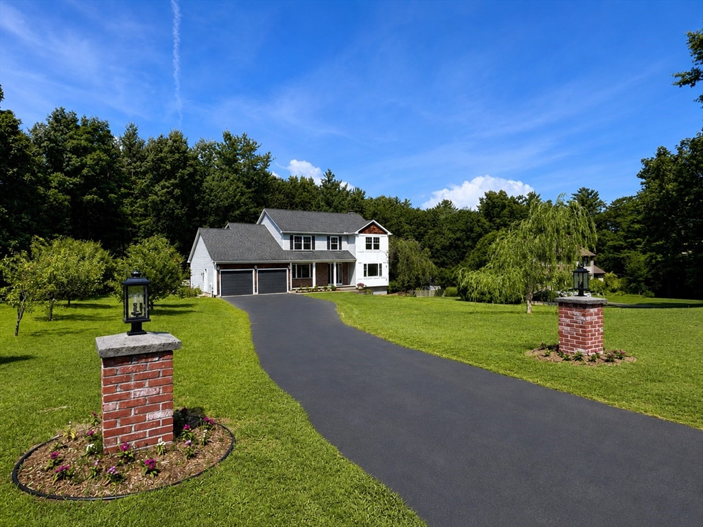 7 Deer Run, Southwick, Massachusetts, 5 Bedrooms Bedrooms, 9 Rooms Rooms,4.5 BathroomsBathrooms,Residential,For Sale,Deer Run,73543617