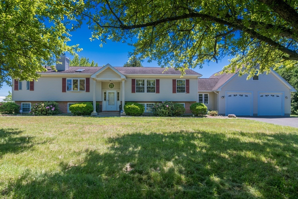 101 Stockbridge Street, Hadley, Massachusetts, 5 Bedrooms Bedrooms, 10 Rooms Rooms,3 BathroomsBathrooms,Residential,For Sale,Stockbridge Street,73531295
