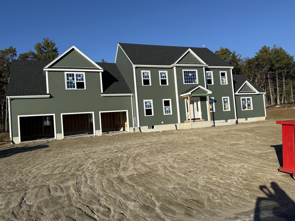 121 Valerie Run, Northbridge, Massachusetts, 4 Bedrooms Bedrooms, 8 Rooms Rooms,3.5 BathroomsBathrooms,Residential,For Sale,Valerie Run,73548587