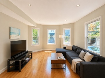 11 Peters Street, Cambridge, Massachusetts, 2 Bedrooms Bedrooms, 5 Rooms Rooms,2 BathroomsBathrooms,Residential Lease,For Rent,Peters Street,73548596