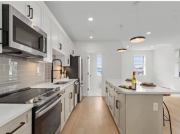 301 North, Wakefield, Massachusetts, 1 Bedroom Bedrooms, 4 Rooms Rooms,1 BathroomBathrooms,Residential Lease,For Rent,North,73548618