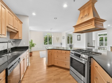 10 Northwood Dr, Sudbury, Massachusetts, 1 Bedroom Bedrooms, 4 Rooms Rooms,1.5 BathroomsBathrooms,Residential,For Sale,Northwood Dr,73548630