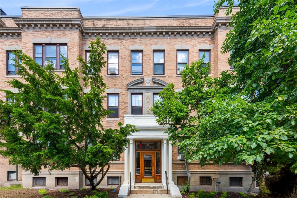 3 Crawford Street, Cambridge, Massachusetts, 1 Bedroom Bedrooms, 3 Rooms Rooms,1 BathroomBathrooms,Residential Lease,For Rent,Crawford Street,73548636
