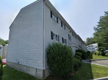 5455 N Main St, Fall River, Massachusetts, 2 Bedrooms Bedrooms, 4 Rooms Rooms,1 BathroomBathrooms,Residential Lease,For Rent,N Main St,73548654