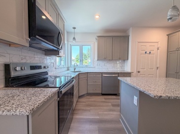 100 Sheridan Ave, Medford, Massachusetts, 2 Bedrooms Bedrooms, 5 Rooms Rooms,1 BathroomBathrooms,Residential Lease,For Rent,Sheridan Ave,73548667