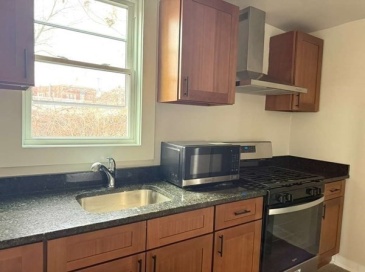 9 Granville St., Haverhill, Massachusetts, 3 Bedrooms Bedrooms, 4 Rooms Rooms,1 BathroomBathrooms,Residential Lease,For Rent,Granville St.,73548670